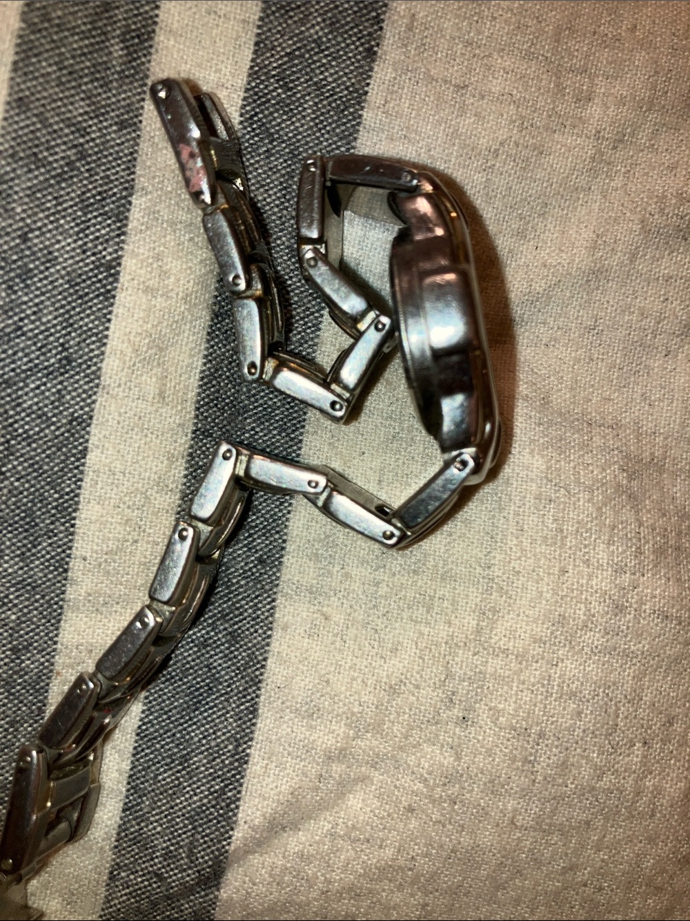 Gucci Silver and Gold Ladies Quartz Watch - Picture 7 of 12